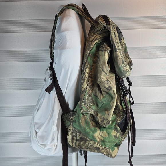 Vintage Realtree Remington Extra Large 4 Pocket Cinch Top Backpack - Picture 8 of 12